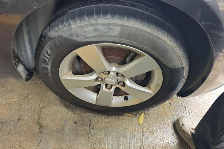 Used Chevrolet Cruze 2011 1.8L SE Automatic Right Front Wheel Hub