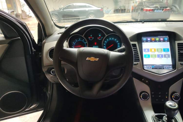 Used Chevrolet Cruze 2011 1.6L SE MT Transformers Edition Steering Wheel