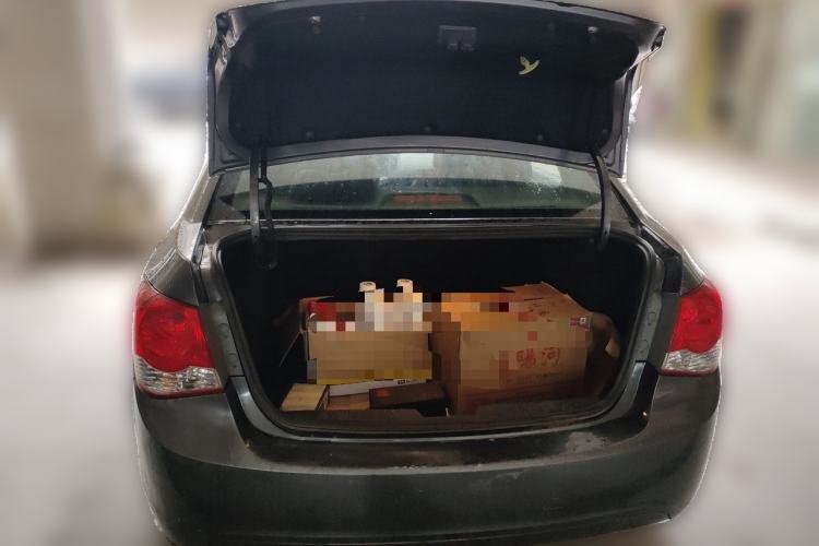 Used Chevrolet Cruze 2011 1.6L SE MT Transformers Edition Trunk