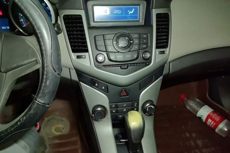 Used Chevrolet Cruze 2011 1.8L SE Automatic Audio And AC Panel