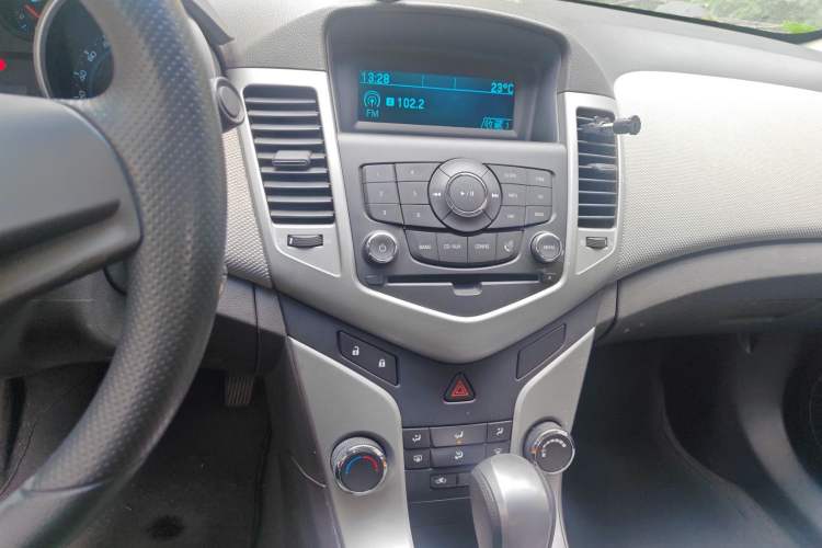 Used Chevrolet Cruze 2011 1.8L SE Automatic Audio And AC Panel
