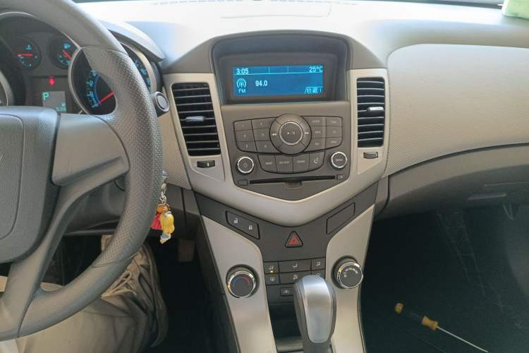 Used Chevrolet Cruze 2011 1.8L SE Automatic Audio And AC Panel