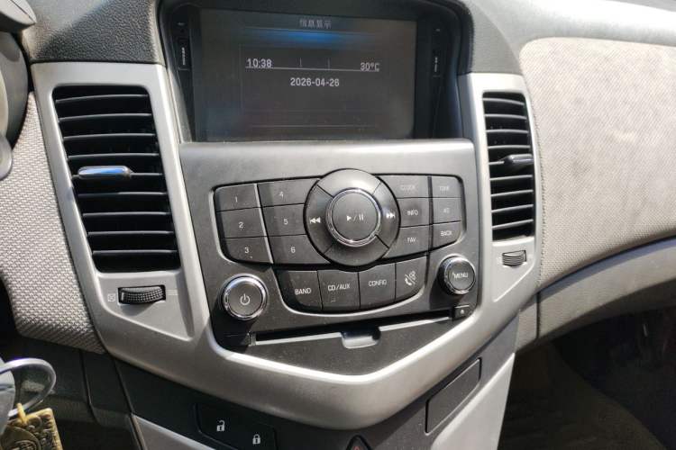 Used Chevrolet Cruze 2011 1.8L SE Automatic Audio And AC Panel