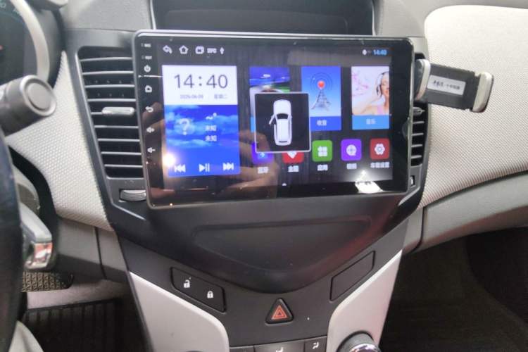 Used Chevrolet Cruze 2011 1.6L SE Automatic Edition – Transformers Version Audio And AC Panel