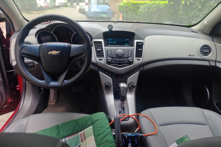 Used Chevrolet Cruze 2011 1.8L SE Automatic Center Console