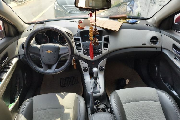 Used Chevrolet Cruze 2011 1.6L SE Automatic Center Console