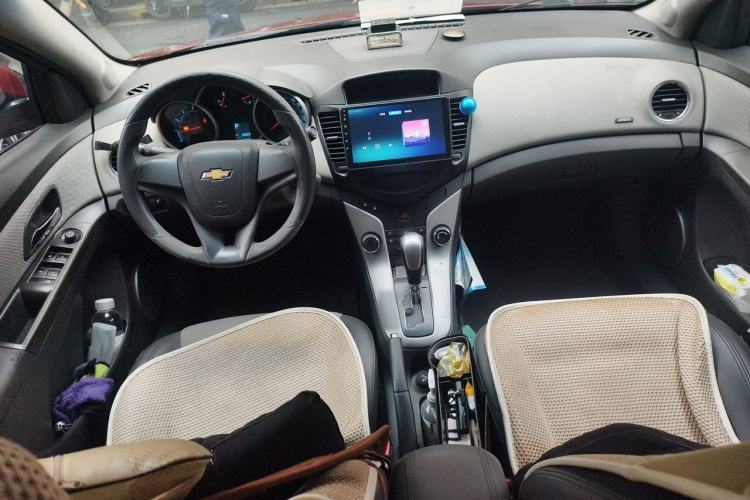 Used Chevrolet Cruze 2011 1.6L SE Automatic Center Console