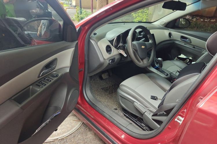 Used Chevrolet Cruze 2011 1.6L SL Grand Touring Edition Automatic Driver Seat