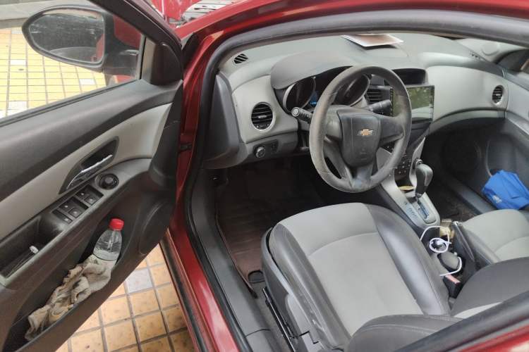 Used Chevrolet Cruze 2011 1.6L SL Grand Touring Edition Automatic Driver Seat