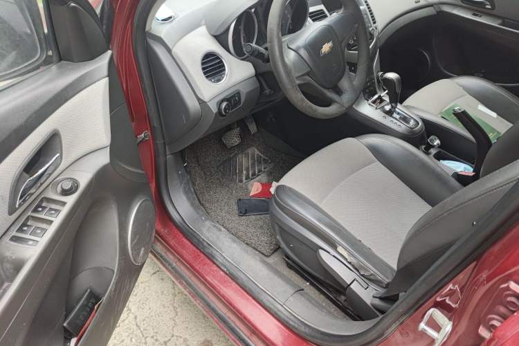 Used Chevrolet Cruze 2011 1.6L SL Grand Touring Edition Automatic Driver Seat
