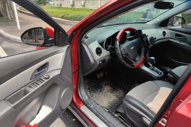 Used Chevrolet Cruze 2011 1.6L SL Grand Touring Edition Automatic Driver Seat