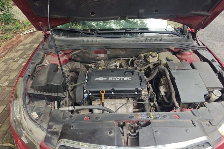 Used Chevrolet Cruze 2011 1.6L SL Grand Touring Edition Automatic Engine Bay
