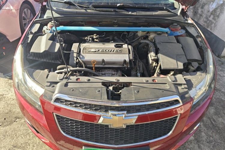 Used Chevrolet Cruze 2011 1.6L SE MT Transformers Edition Engine Bay