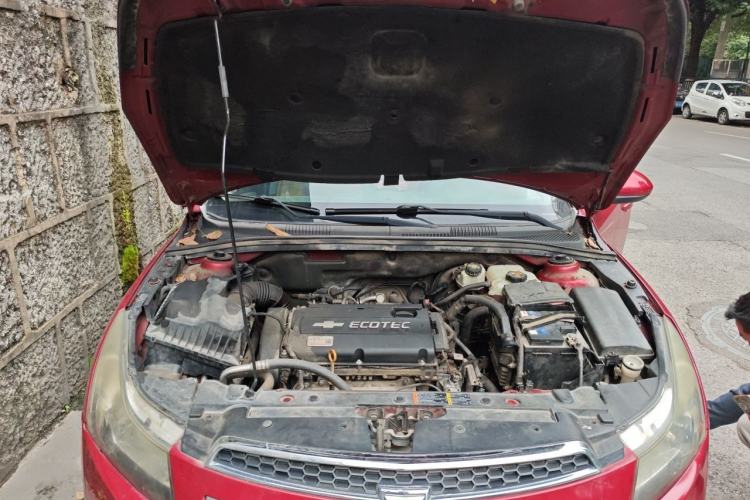 Used Chevrolet Cruze 2011 1.6L SE MT Transformers Edition Engine Bay