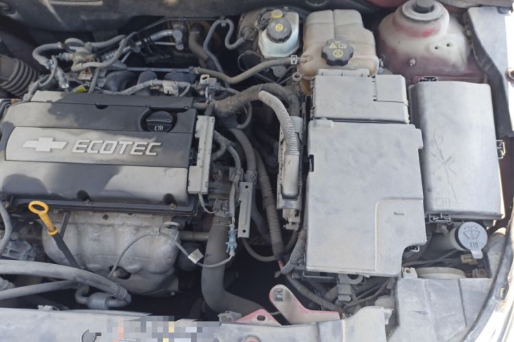Used Chevrolet Cruze 2011 1.6L SL MT Engine Bay Left