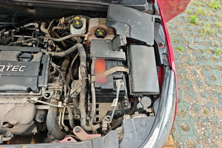 Used Chevrolet Cruze 2011 1.6L SE Automatic Engine Bay Left
