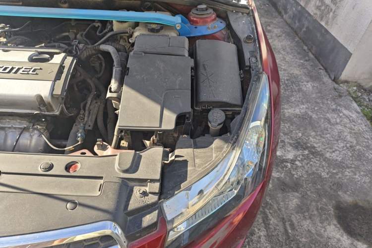 Used Chevrolet Cruze 2011 1.6L SE MT Transformers Edition Engine Bay Left