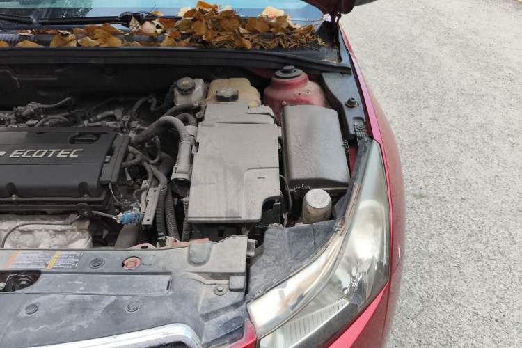 Used Chevrolet Cruze 2011 1.6L SE MT Transformers Edition Engine Bay Left