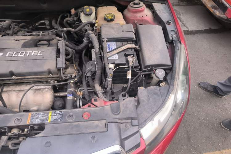 Used Chevrolet Cruze 2011 1.6L SE Automatic Engine Bay Left