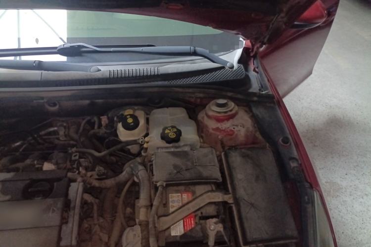 Used Chevrolet Cruze 2011 1.6L SL Grand Touring Edition Automatic Engine Bay Left
