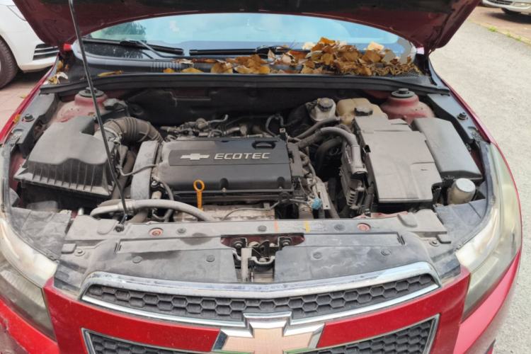 Used Chevrolet Cruze 2011 1.6L SE MT Transformers Edition Engine Bay
