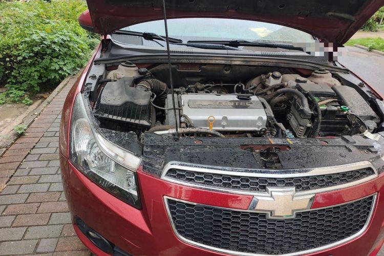 Used Chevrolet Cruze 2011 1.6T SE MT Engine Bay Right