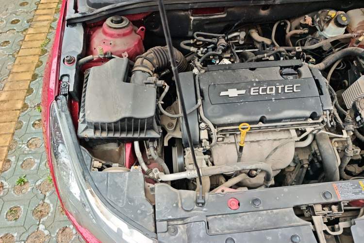 Used Chevrolet Cruze 2011 1.6L SE Automatic Engine Bay Right