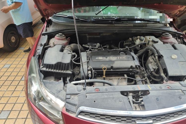 Used Chevrolet Cruze 2011 1.6L SL Grand Touring Edition Automatic Engine Bay Right