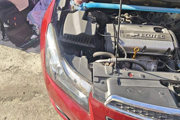 Used Chevrolet Cruze 2011 1.6L SE MT Transformers Edition Engine Bay Right