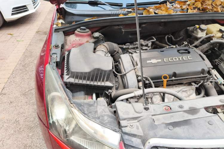 Used Chevrolet Cruze 2011 1.6L SE MT Transformers Edition Engine Bay Right