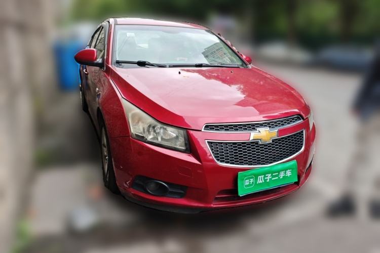Used Chevrolet Cruze 2011 1.6L SE MT Transformers Edition Front Right 45 Deg