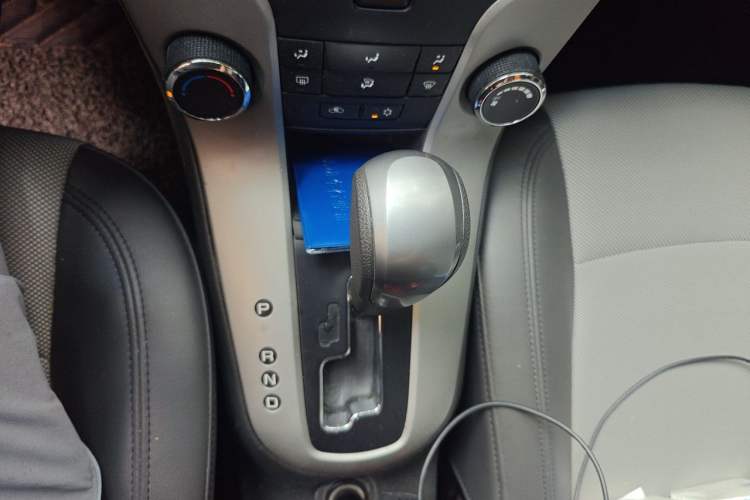 Used Chevrolet Cruze 2011 1.6L SL Grand Touring Edition Automatic Gear Lever