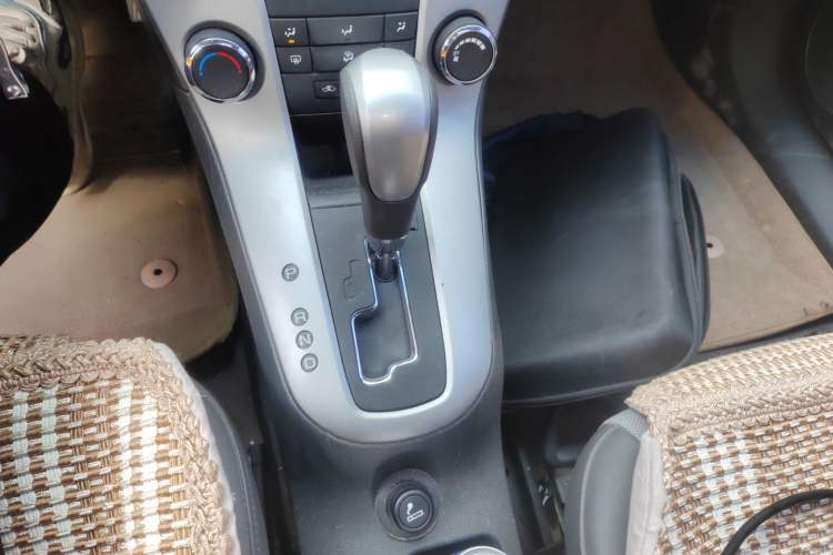 Used Chevrolet Cruze 2011 1.8L SE Automatic Gear Lever