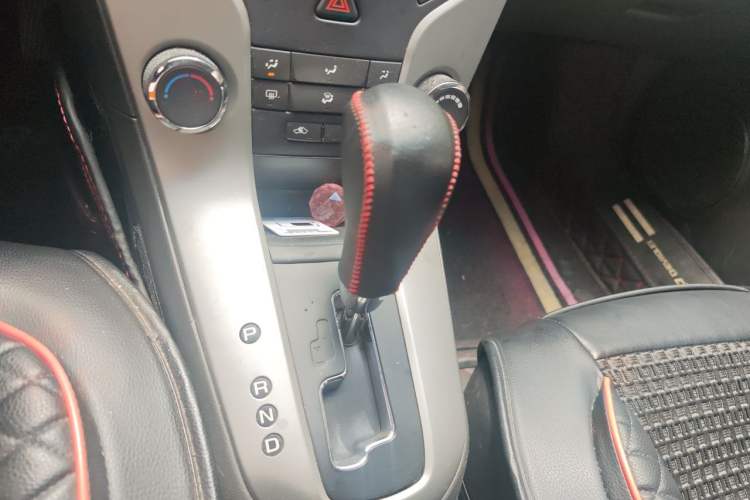 Used Chevrolet Cruze 2011 1.6L SL Grand Touring Edition Automatic Gear Lever