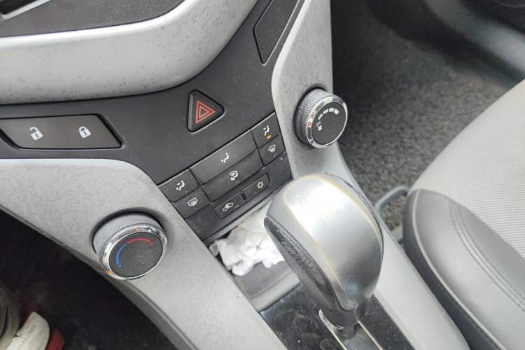Used Chevrolet Cruze 2011 1.6L SL Grand Touring Edition Automatic Gear Lever