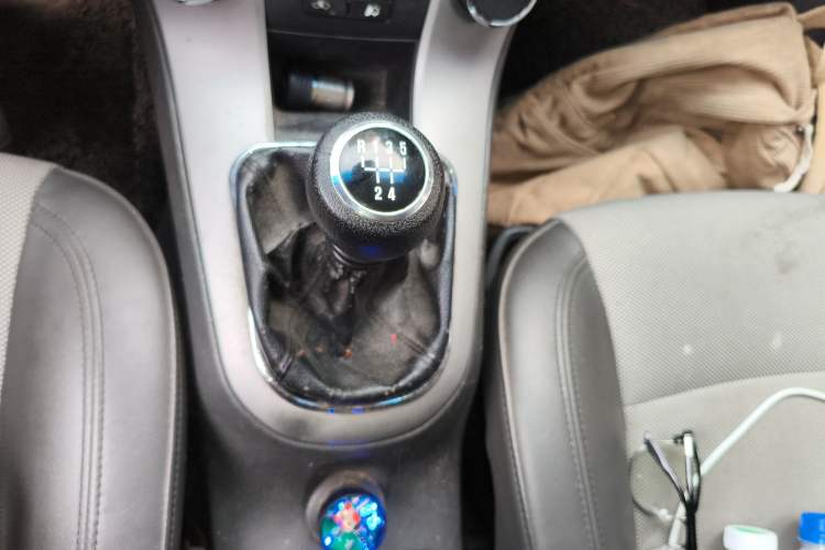 Used Chevrolet Cruze 2011 1.6L SE MT Transformers Edition Gear Lever