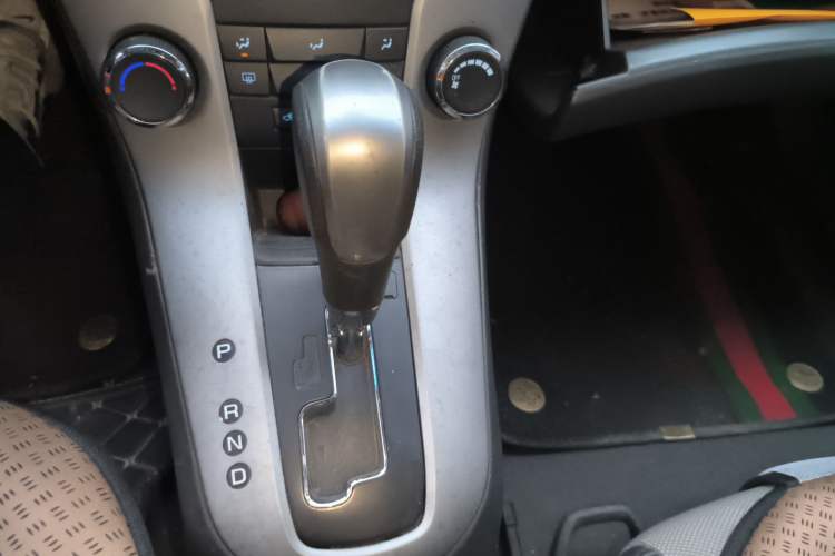 Used Chevrolet Cruze 2011 1.6L SE Automatic Gear Lever