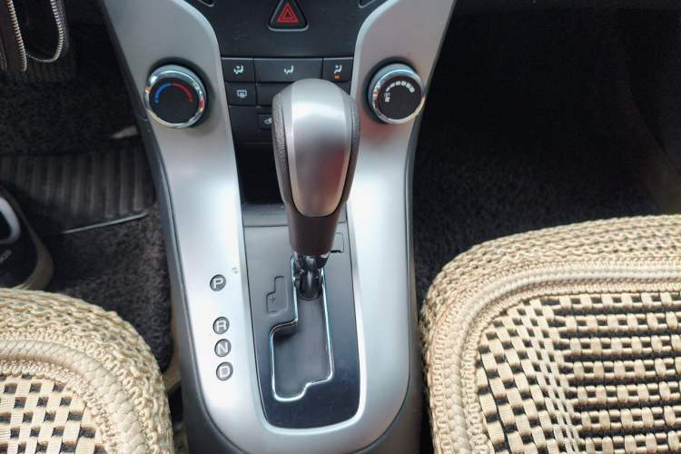 Used Chevrolet Cruze 2011 1.8L SE Automatic Gear Lever