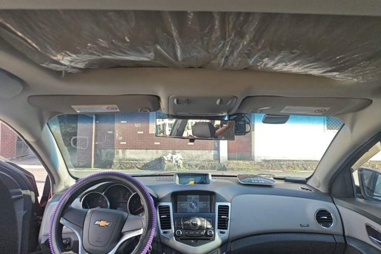 Used Chevrolet Cruze 2011 1.6L SE MT Transformers Edition Headliner