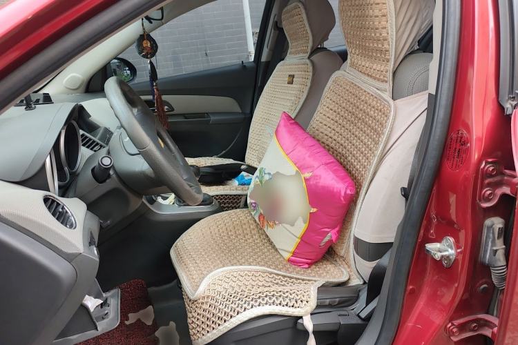 Used Chevrolet Cruze 2011 1.6T SE MT Left Front Seat