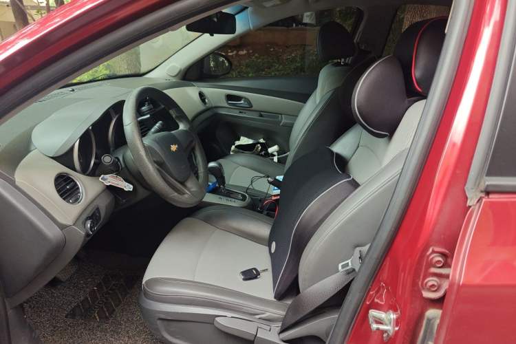 Used Chevrolet Cruze 2011 1.6L SL Grand Touring Edition Automatic Left Front Seat