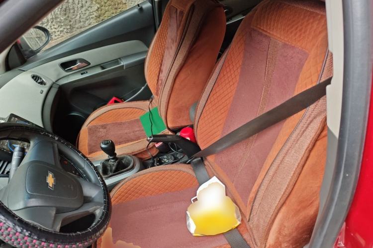 Used Chevrolet Cruze 2011 1.6L SE MT Transformers Edition Left Front Seat