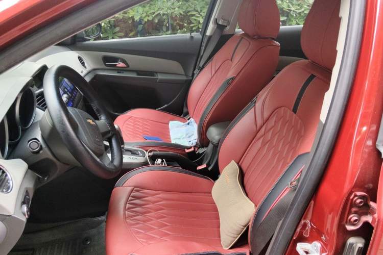 Used Chevrolet Cruze 2011 1.6L SE Automatic Edition – Transformers Version Left Front Seat