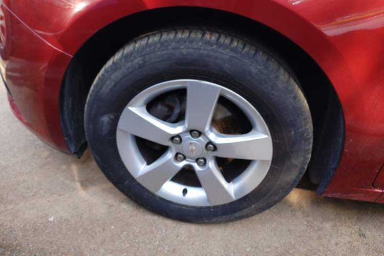 Used Chevrolet Cruze 2011 1.8L SE Automatic Left Front Wheel Hub