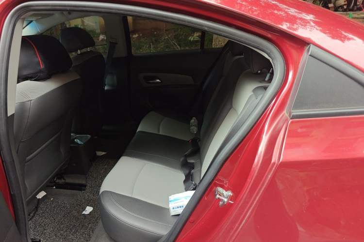 Used Chevrolet Cruze 2011 1.6L SL Grand Touring Edition Automatic Left Rear Seat