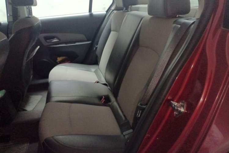 Used Chevrolet Cruze 2011 1.6L SL Grand Touring Edition Automatic Left Rear Seat