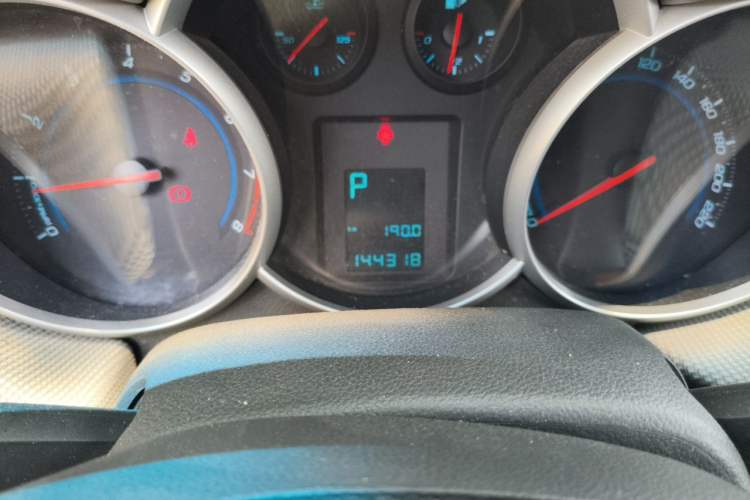 Used Chevrolet Cruze 2011 1.6L SE Automatic Odometer Close Up