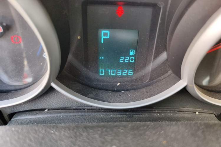Used Chevrolet Cruze 2011 1.6L SE Automatic Odometer Close Up