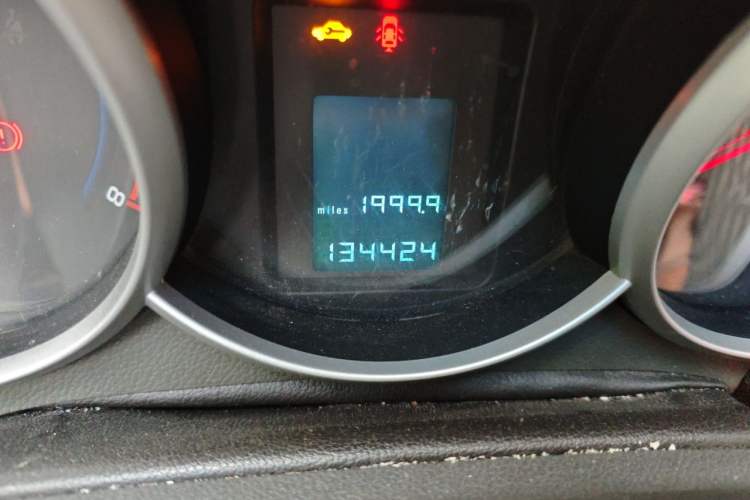 Used Chevrolet Cruze 2011 1.6L SE MT Transformers Edition Odometer Close Up