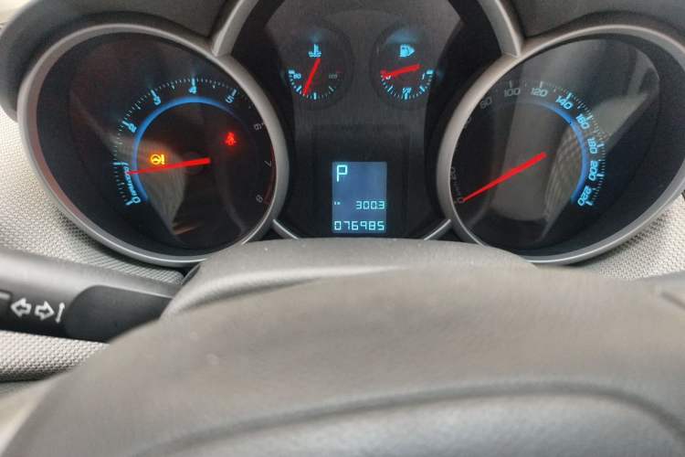Used Chevrolet Cruze 2011 1.6L SE Automatic Odometer Close Up